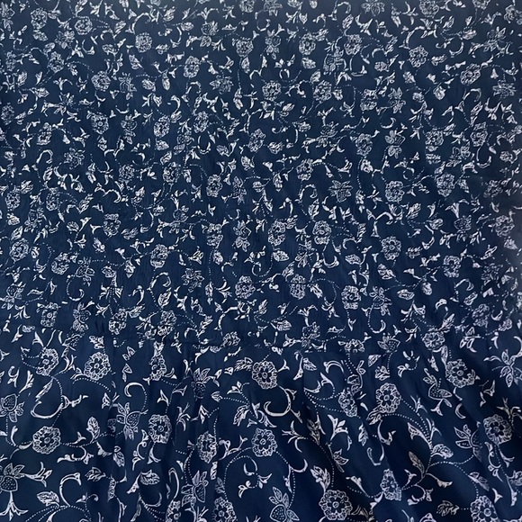 Old Navy - floral print smocked off-the-shoulder top - Picture 3 of 4